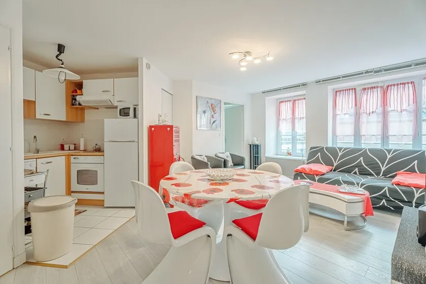 Apartment 'Les Bains - Erquy' with Wi-Fi - Image 1