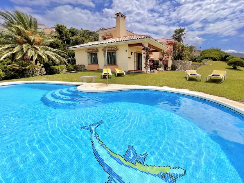 Villa im andalusischen Stil mit herrlichem Blick auf die Playa. PAX 6 - Image 1