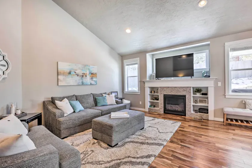 Modern Bend Home ~ 3 Mi to Old Mill District! - Image 1