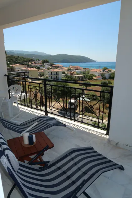 Spacious apartment near the beach with a unique view of Finikounda - Image 1