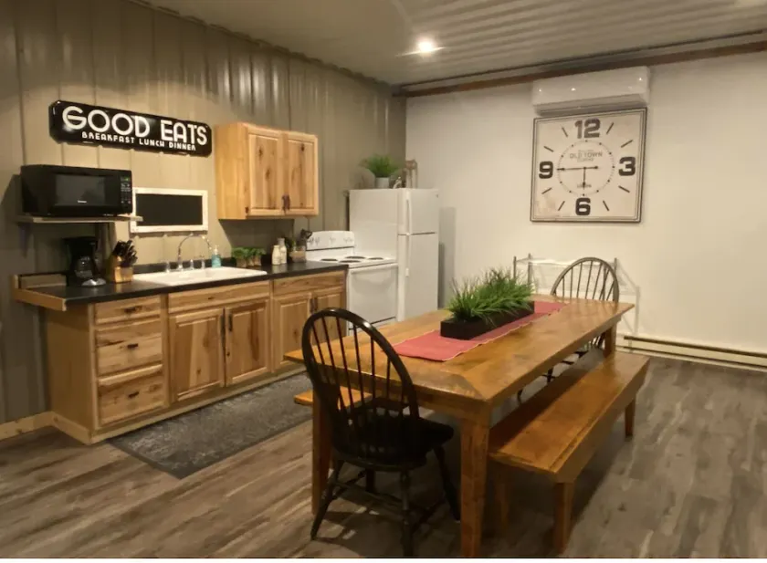 Comfortable and cozy getaway in the heart of Crosslake - Image 1
