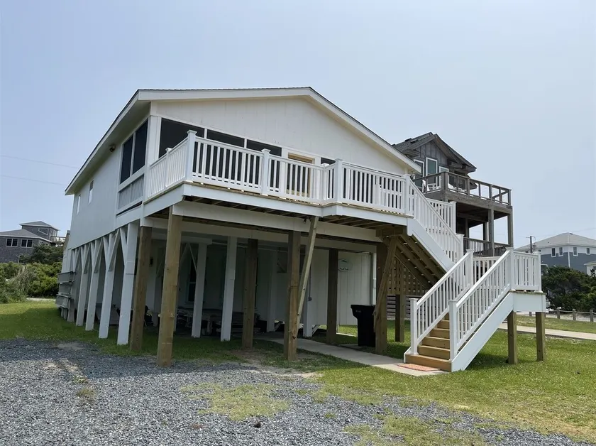 Lilly's Pad er en klassisk strandboks i Hatteras beliggende en tilbage fra stranden! - Image 1
