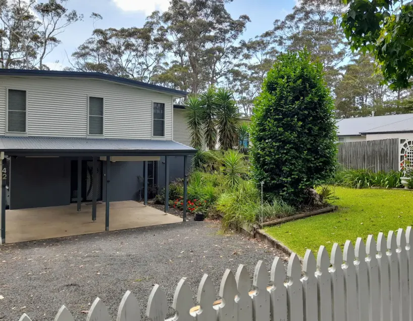 Peace by the River - spacious family retreat - Image 1