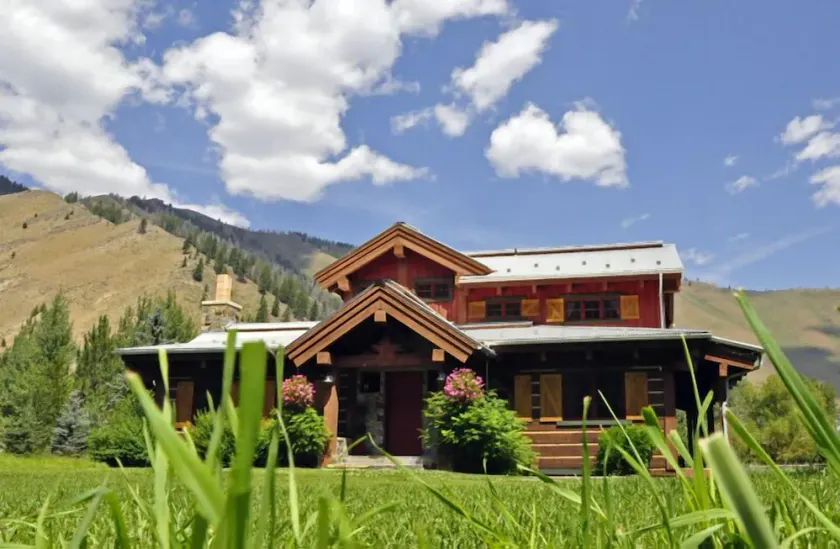Summer and Winter Retreat - Image 1