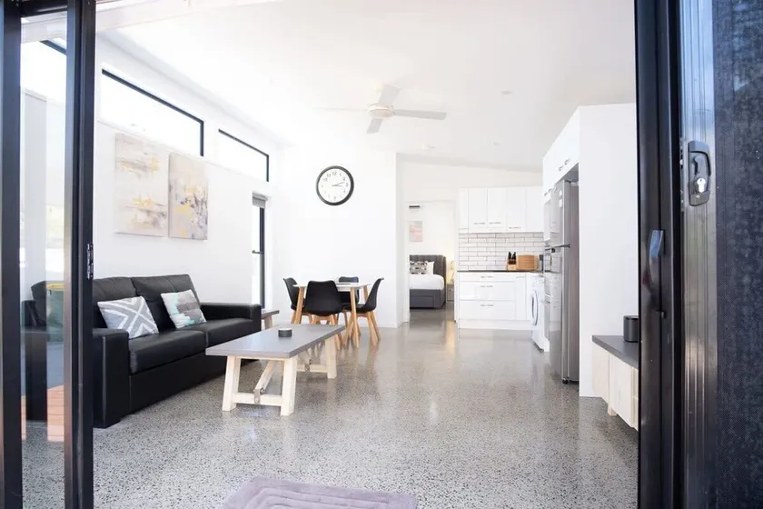 Warana Abode - Pool, Studio, PF, Walk to Beach - Image 1