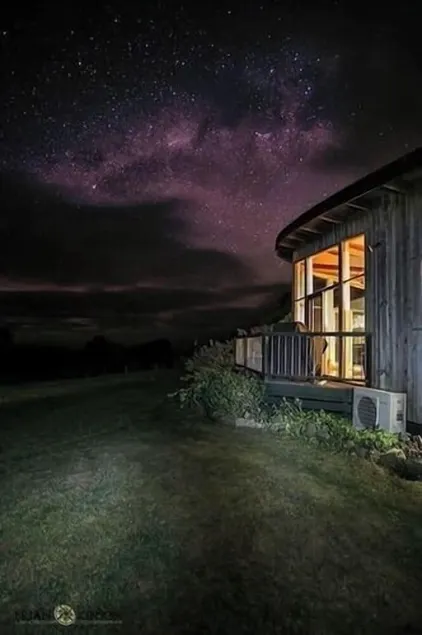 Blue Wren Cottage on the Great Ocean Road. - Image 1