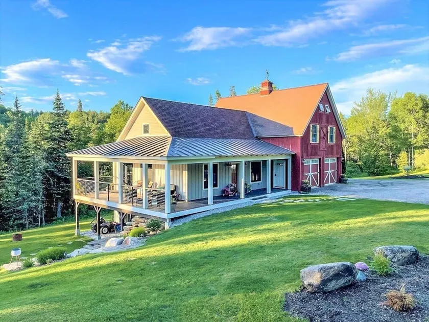 Luxury Farmhouse Mins 2 Okemo w/Hot Tub & Fire Pit! - Image 1