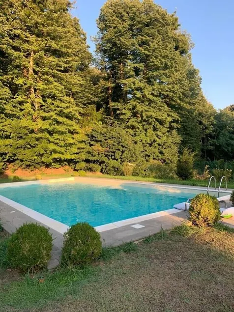 Apartment in a castle, park and pool included. - Image 1