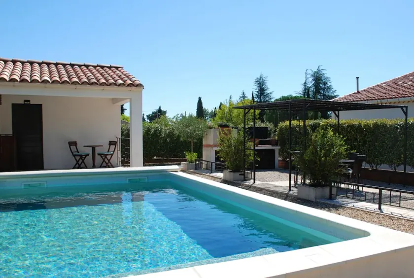 Villa 3 bedrooms, AC, private pool and garden in Uzès - Image 1