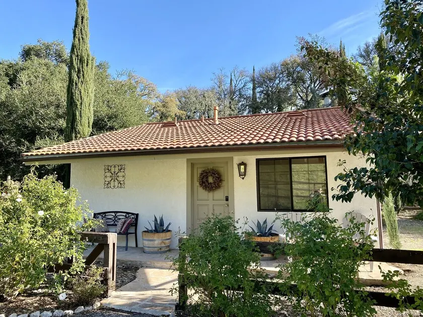 Cabaña aislada de campo de vinos en las colinas de Santa Ynez, a 5 minutos de la ciudad - Image 1