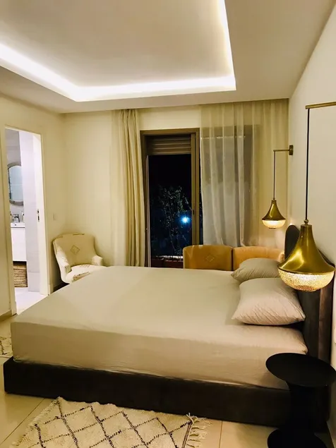 Stylish, winter-ready apartment near all the amenities! - Image 1