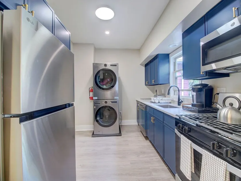 Comfy 3 BR Retreat Mins to NYC - 3 nt min Inquire - Image 1