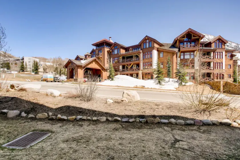 3 Br- Sleeps 8 with Jetted Tub - No CF - Image 1
