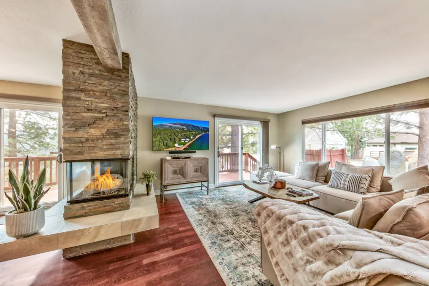 LX7 Luxury MidCentury  Brand New Build Villa with Hot tub - Image 1