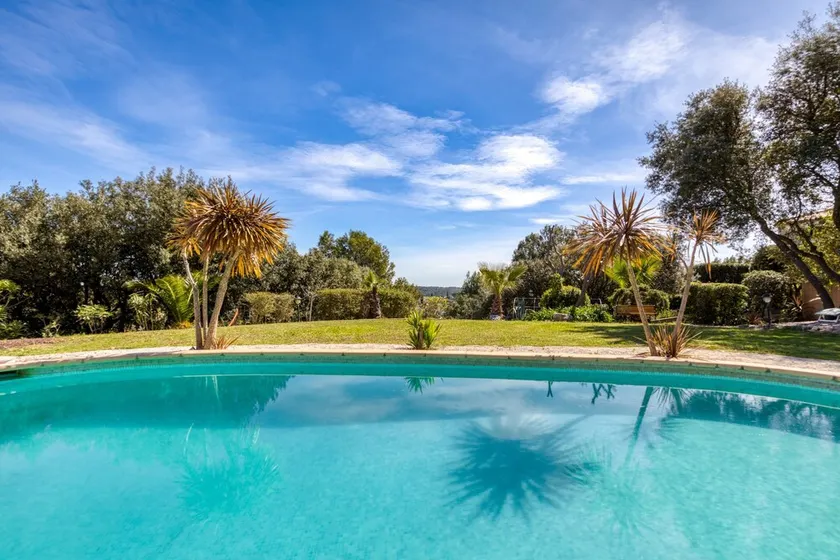 Maison de vacances 'Villa F5 Jardin, Piscine' avec piscine privée, terrasse privée et Wi-Fi - Image 1