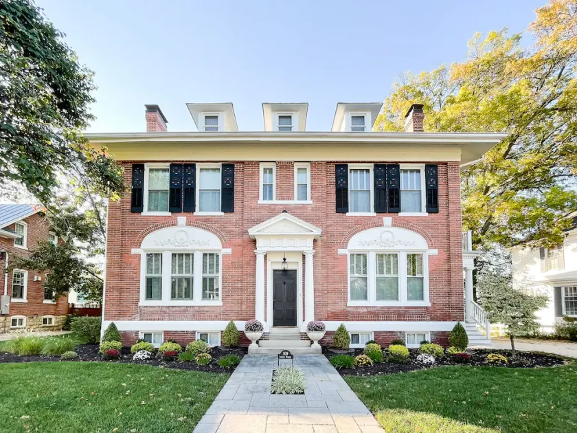 Mill Haus - Heated Swimming Pool, Hot Tub, Dog Friendly, Downtown - Image 1