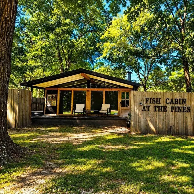 Fish Cabin at the Pines - Image 1