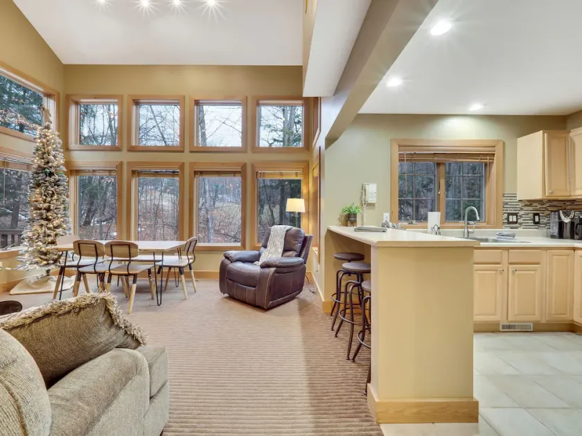 Disciples 688 Condo | Ski in/Ski out | Upper Level | Fireplace | Sleeps 10 - Image 1