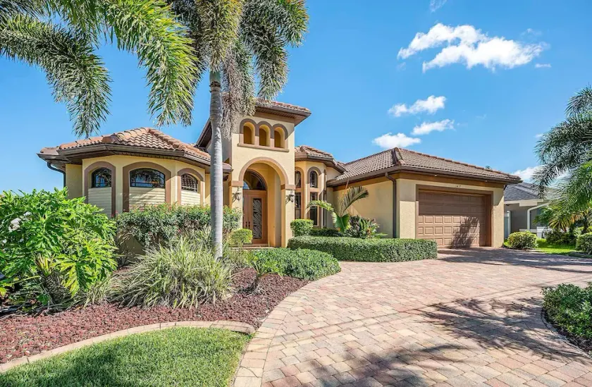 SW Cape Coral | Accès au Golfe | Off Chiquita Blvd, cuisine extérieure, quai avec Tiki Hut - Image 1
