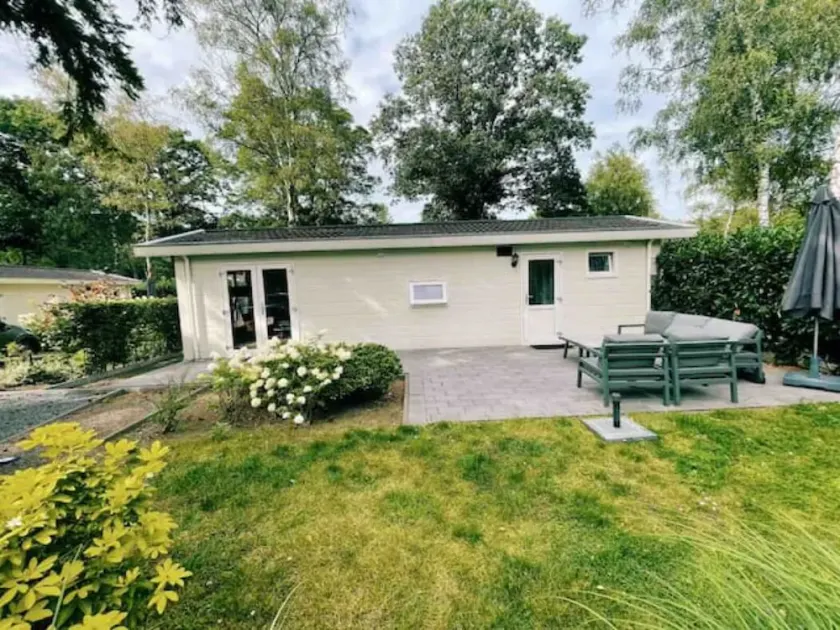 Great little house next to the forest and still close to Arnhem. High ratings! - Image 1