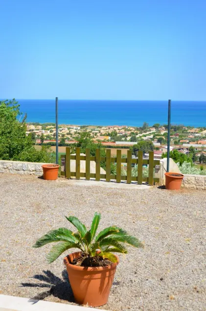 Villa spacieuse avec vue sur la mer, grand jardin barbecue, près de la mer et Cefalu - Image 1