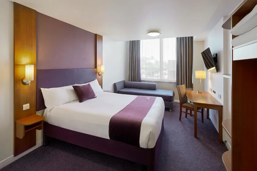 Holiday Inn Express Pontypool-cwmbran - Image 1
