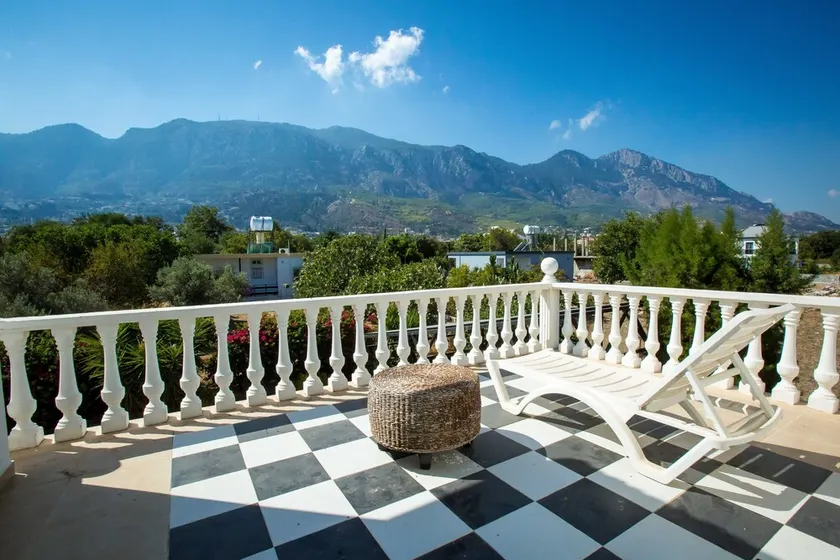 Captivating 5-Bed Villa With Private Pool & Garden - Image 1
