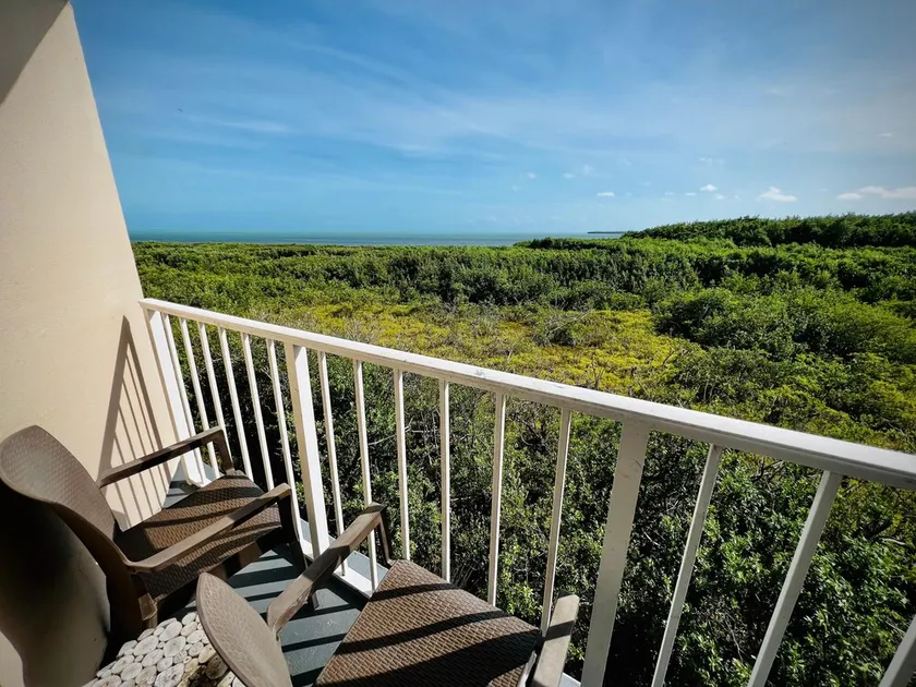 Ocean View 2BR - Pool, Private Beach & Near Parks - Image 1