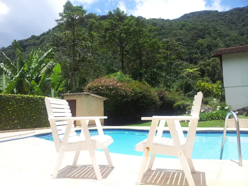 Excellent neighborhood with shops and amenities. Swimming pool and barbecue area. Pets allowed. - Image 1