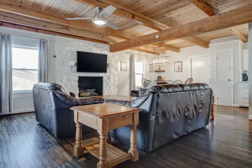 8 Bed Cabin, between Tuscaloosa and Bham, Close to Golf Courses - Image 1