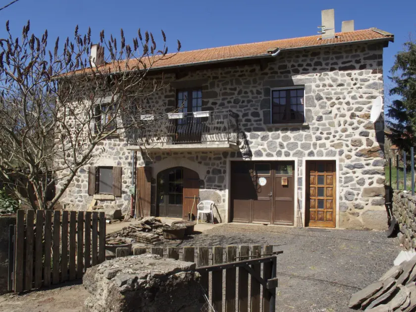 Charming country cottage near Arlempdes – Ideal for hikers and families - Image 1