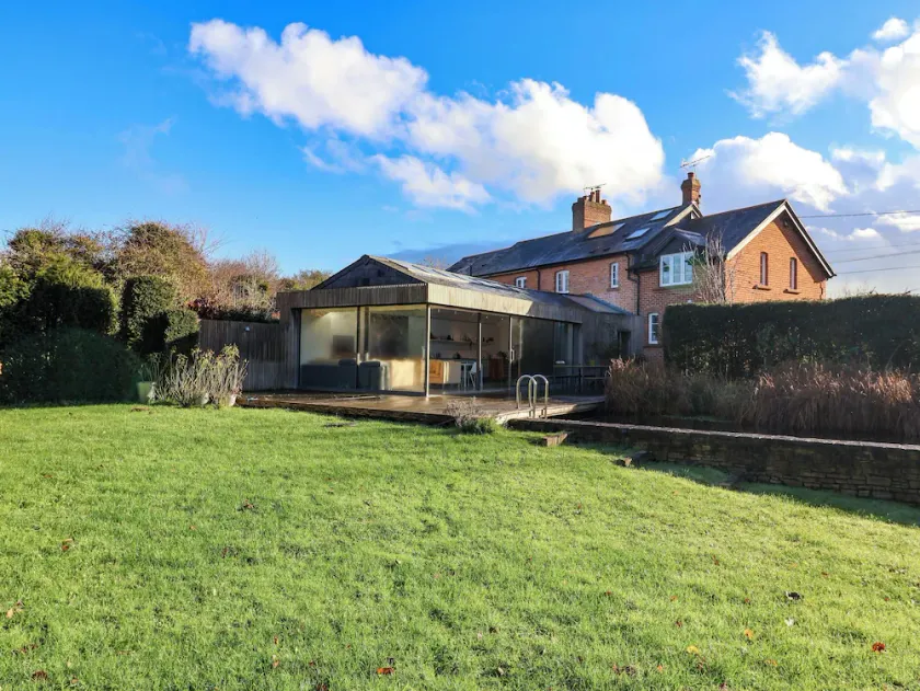 Bredy Cottages - Image 1