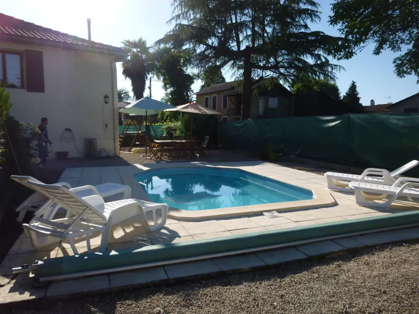 Charming country cottage with swimming pool - Image 1