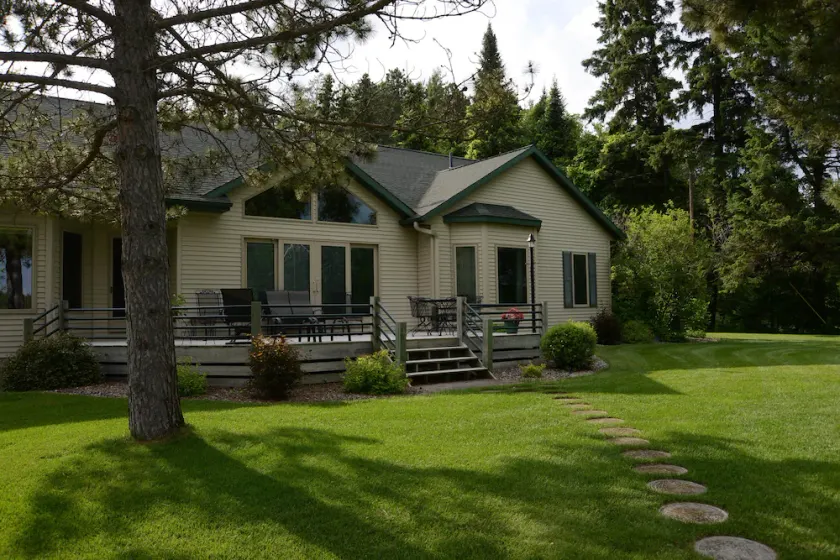 Komfortables Zuhause mit fantastischer Veranda am Big Sand Lake & Pine Cone Lodge - Image 1
