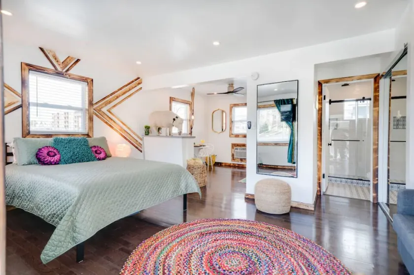 VOTED `HAPPIEST` & `MOST JOYFUL` Nash Condo + Pool - Image 1