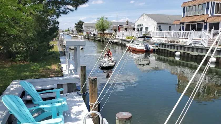 Waterfront 3 Bedroom 2 Bath One-Level Home w/ Yard and Sunroom WITH PADDLE BOAT - Image 1