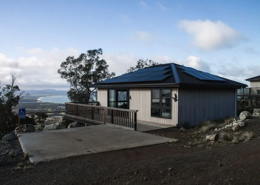 2 Seaview Eagle  Mt Rumney Escapes - Image 1