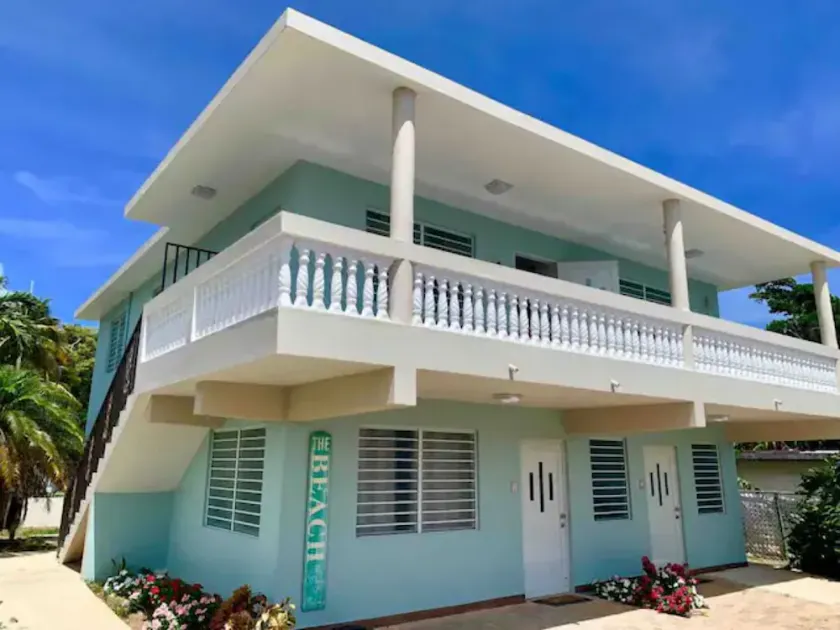 Nana’s Blue Beach Apartment is breazy, cozy and just minutes from the beach. - Image 1