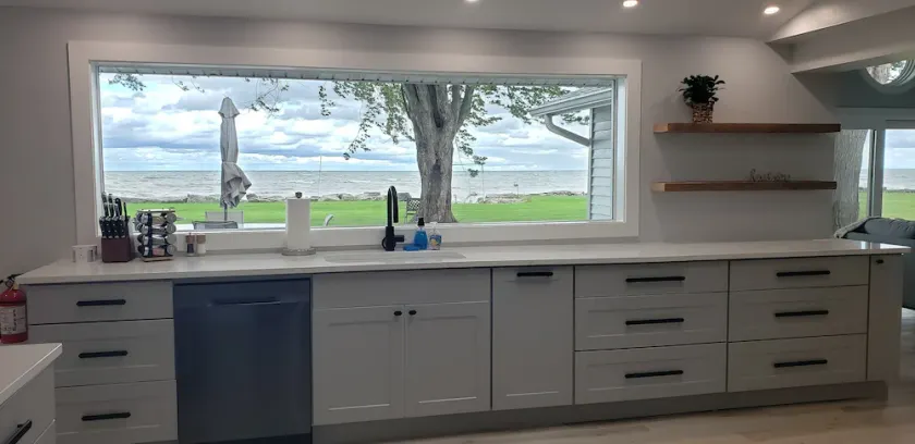 Tranquil Lakefront home. Premium accommodations, newly remodeled - Image 1
