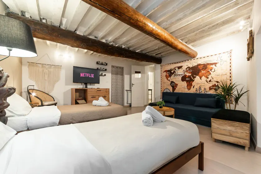 SAN GIORGIO HOUSE • Downtown [A 2-MINUTE WALK FROM THE AQUARIUM] - Image 1