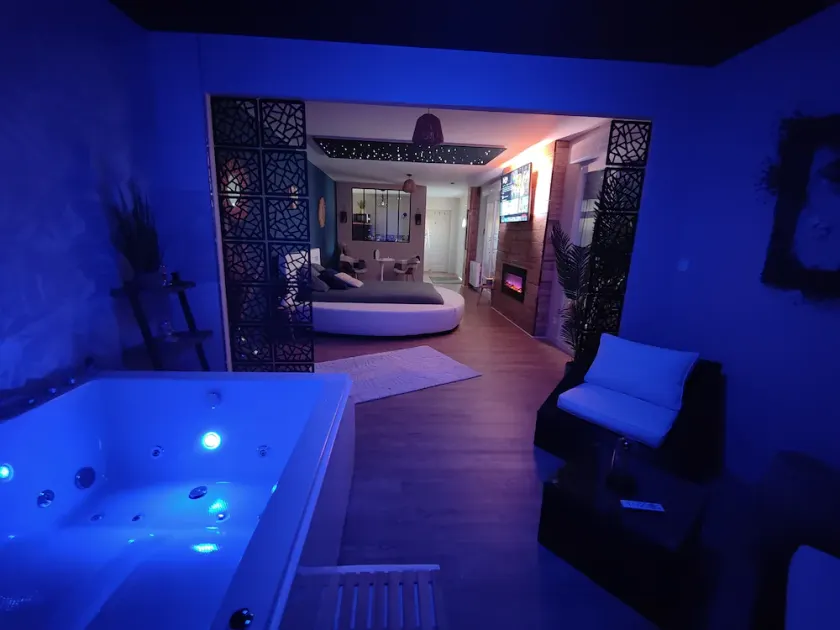Romantic gite with SPA and starry sky La Maison du Bonheur - Image 1