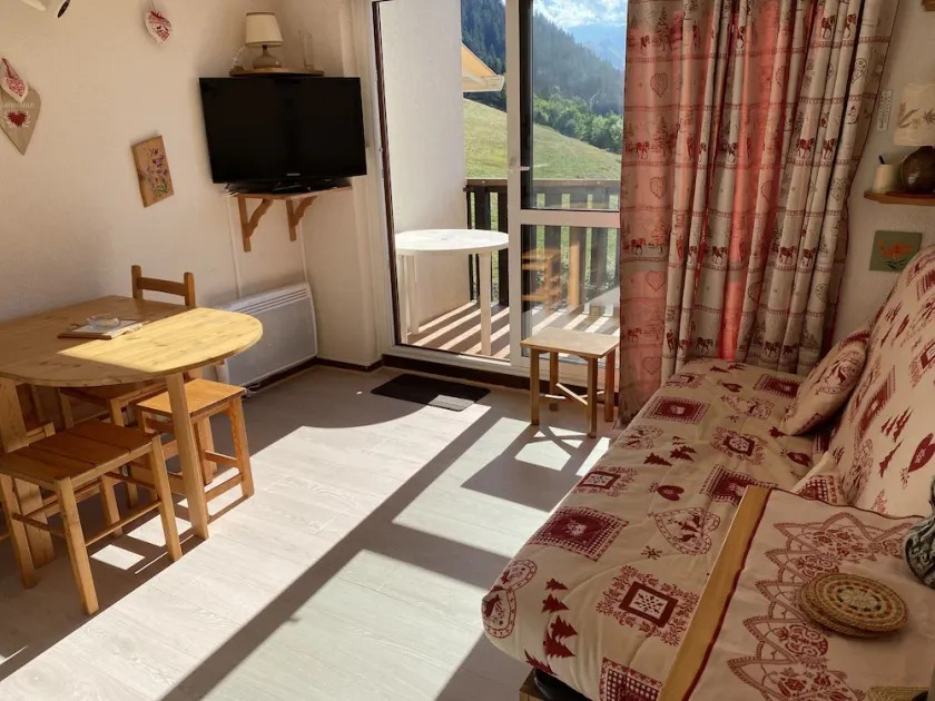 Studio Pour 4 aux Pieds des Pistes en Savoie, Résidence Très Calme - Image 1