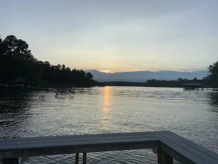 Geräumiges Haus am Seeufer in einer ruhigen, tiefen Wasserbucht mit atemberaubender Aussicht! - Image 1
