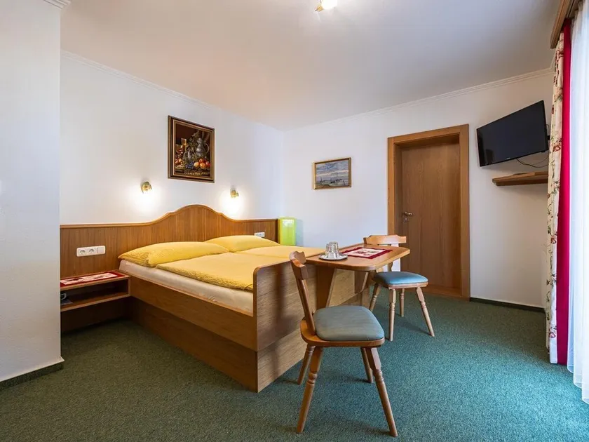 Room 6 - Guesthouse Bleiweis-Zehentner - Image 1