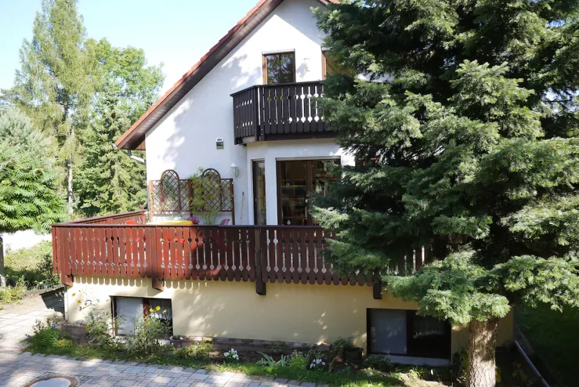 Familienfreundliche, sonnige NR-FeWo am Stadtrand von Dresden mit Gartenplatz - Image 1