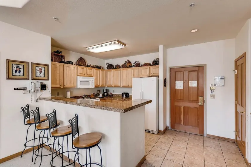 En af en slags 4Br Condo ~ Gateway 5039 - Kids Ski Free! - Image 1