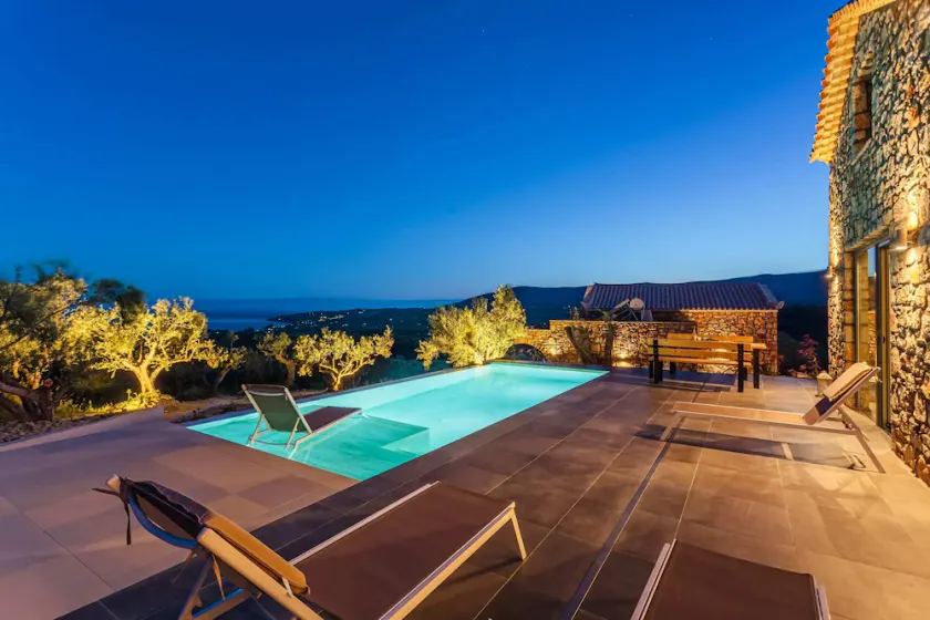 Gerakada Exclusive-Seaview Villa with Private Pool - Image 1