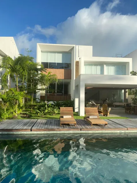 Casa Bossa, \"foot in the sand\" design - Image 1