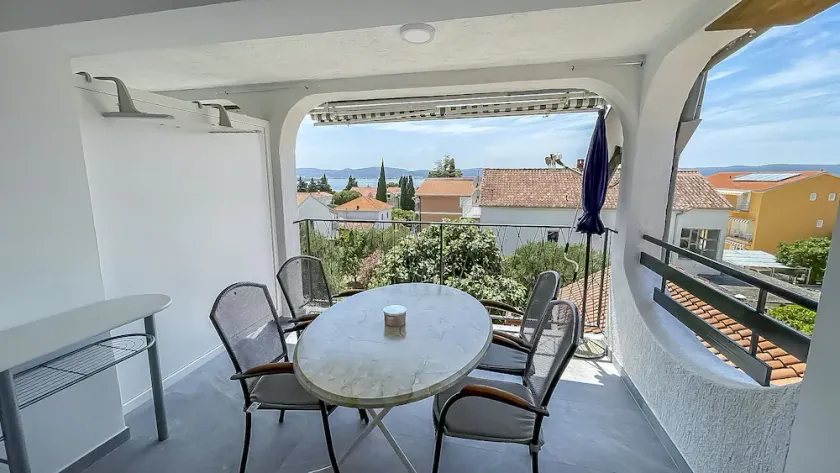 Apartments Rouge (82871-A2) - Sv. Filip i Jakov - Image 1