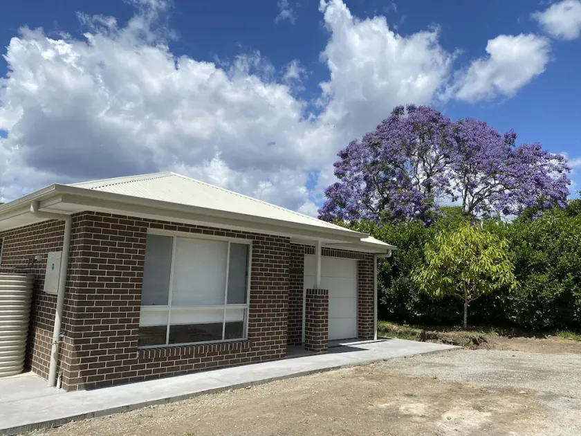 Camellia Cottage Pet Friendly Farm Stay - Image 1